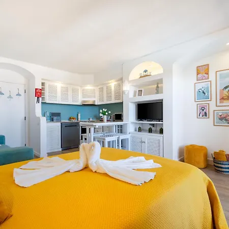 New! Perfect With Swimming Pool Apartment