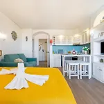 New! Perfect With Swimming Pool Апартаменты *