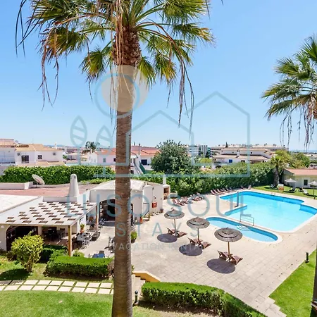 New! Perfect With Swimming Pool Апартаменты *